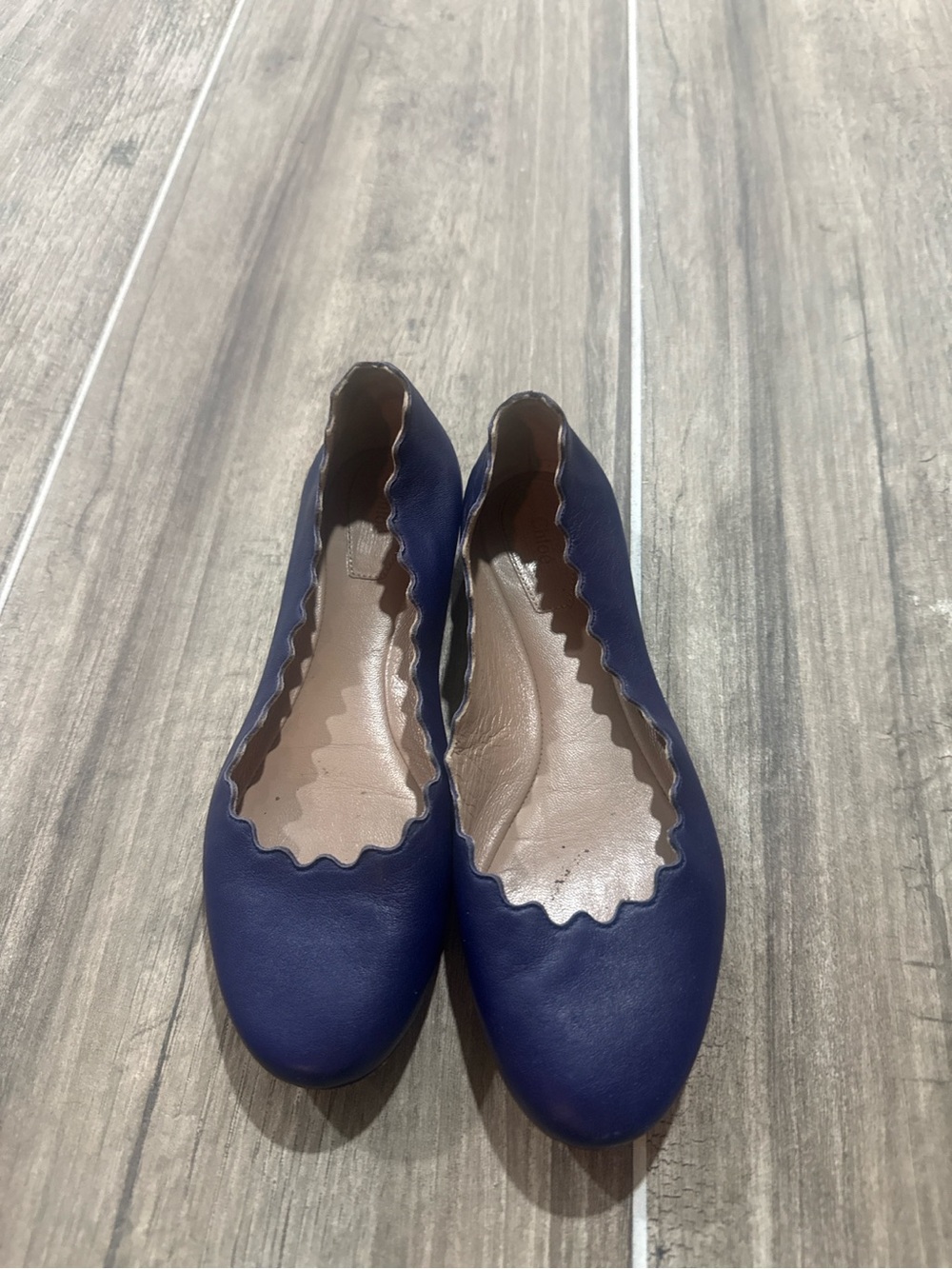 Women's Scalloped Edge Ballet Flats in Navy